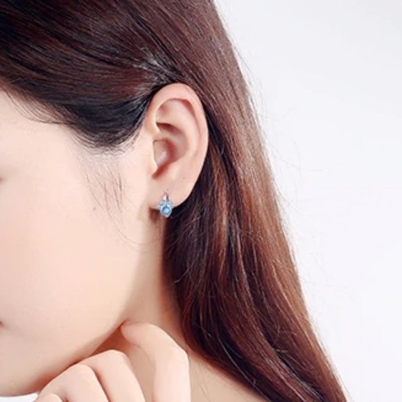 *NEW 925 Sterling Silver Diamond Paw Hoop Earrings - Picture 8 of 10